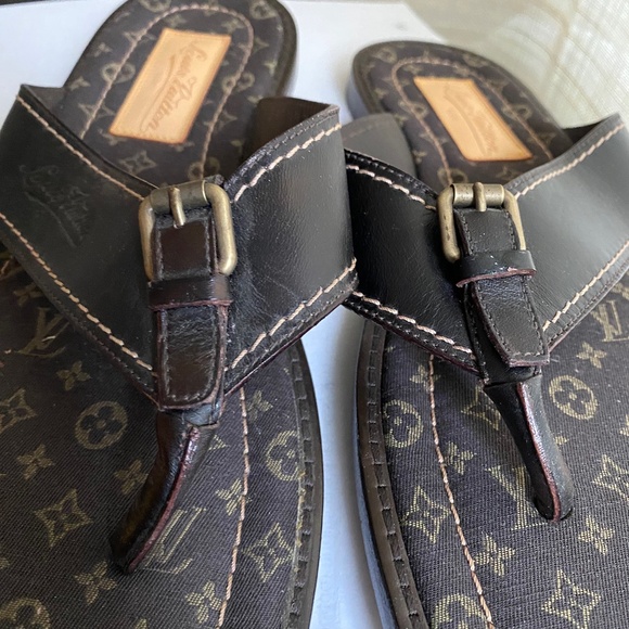 Louis Vuitton thong leather sandals monogram 7.5 Italy flats flip flops LV mules - Picture 4 of 9